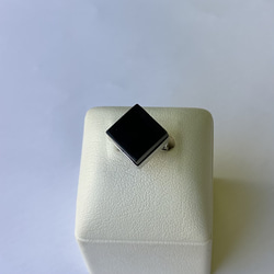 オシャレ　モダンな黒珊瑚の指輪　四角形　K14WG S-12,5 R51104H3 5枚目の画像