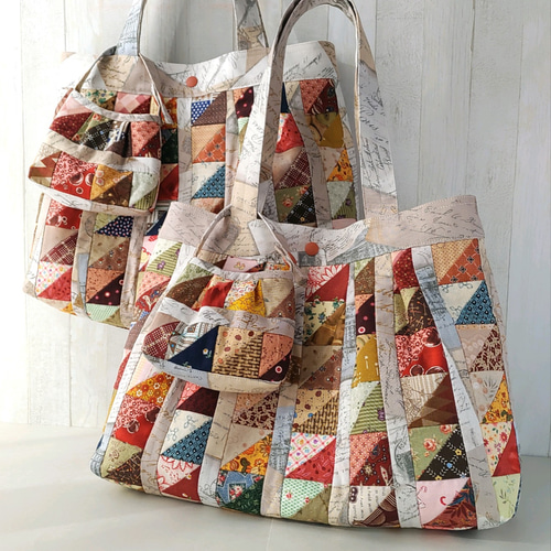 新・ふっくらレトロな三角形パッチワークのトートバッグ(ミニポーチ