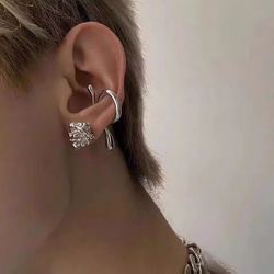 シルバー イヤーカフ シンプル レディース メンズ 重ね付けOK ear cuff 片耳用 イヤカフ 1枚目の画像