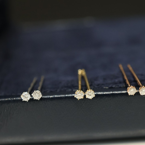 天然ダイヤモンドピアス0.06ct k18 ピアス（スタッド・一粒） パール 