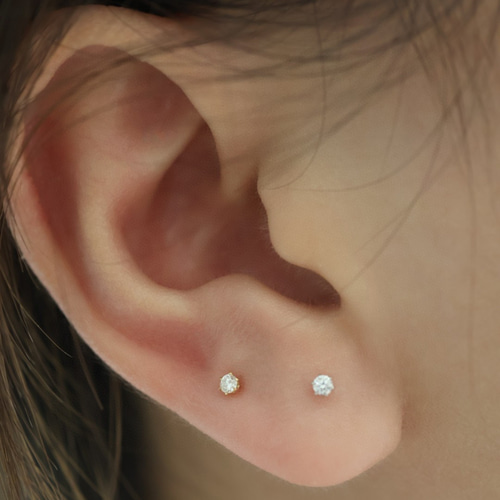 天然ダイヤモンドピアス0.06ct k18 ピアス（スタッド・一粒） パール  