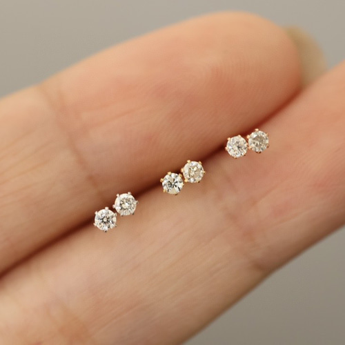 天然ダイヤモンドピアス0.06ct k18 ピアス（スタッド・一粒） パール  