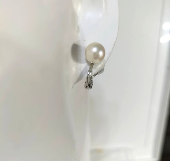 あこや本真珠（日本産）の調整可能なクリップ式イヤリング 4枚目の画像
