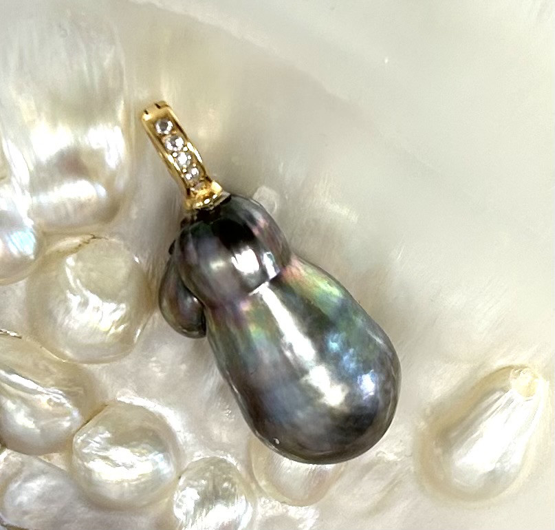 タヒチブラックレインボーパール　ペンダントトップ