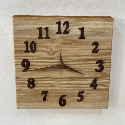 天然素材の木の温もりを感じる クラロウォールナット 置き時計 天然