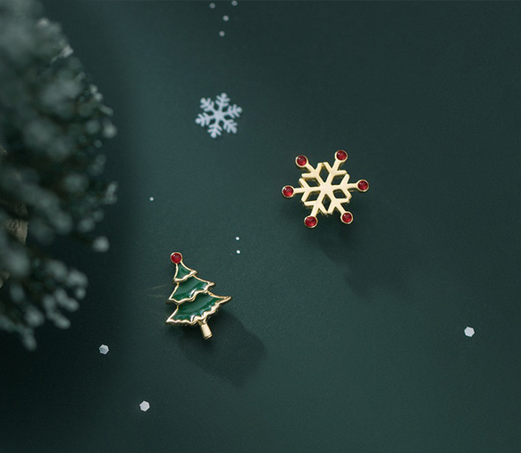 クリスマスツリー雪の結晶ゴールドシルバーs925 ピアス 1枚目の画像