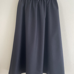 ウール混のネイビーのフレアスカート 2枚目の画像