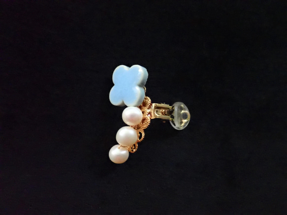 淡水珍珠✕四葉草陶瓷耳骨夾　單隻發售　天藍色　６月誕生石　❊空郵台灣5-7天 第8張的照片