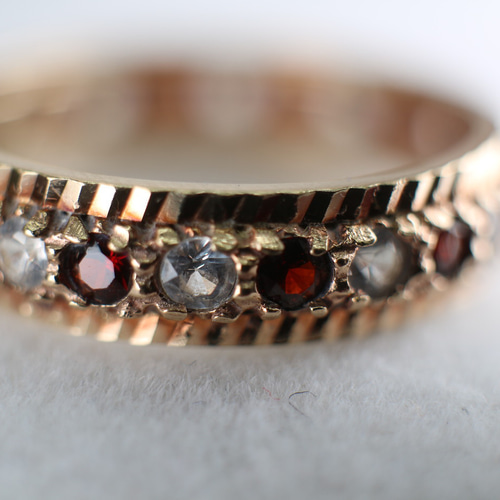 絶品 英国 ビンテージ レディース ゴールド 指輪 ガーネット 375 J115 傑作 ゴールド 英国 1987年 ビンテージ ガーネット ヴィンテージ 指輪