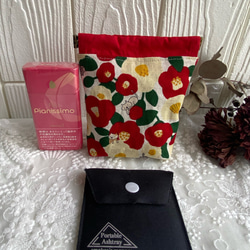 受注製作】椿ネコちゃん 携帯灰皿も入る 12cmバネポーチ コンパクト