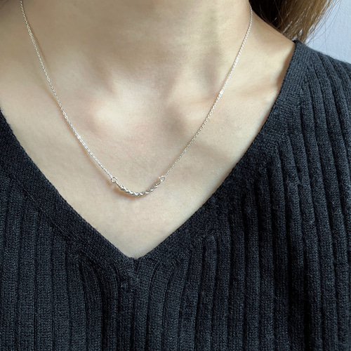 ツイストカーブネックレス シルバー925 シンプル スキンアクセサリー