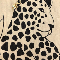 豹　インポートデザイナーズ　王冠ピアスを付けた豹　トートバッグ④　森のヒョウ　肩掛け 10枚目の画像