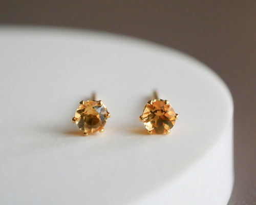 シトリンと小粒天然石のピアス シトリン ミニピアス 原石 鉱物 天然石 シンプル 仕事 オフィス 通勤
