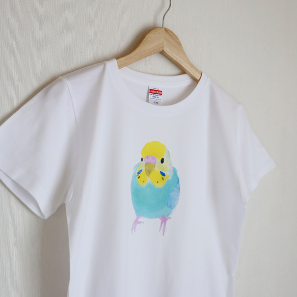 p-jet　セキセイインコ（レインボー ろうまくピンク）  Tシャツ　 / 鳥 インコ 2枚目の画像