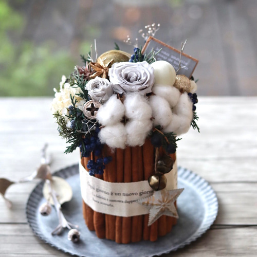 シナモンスティックのクリスマスアレンジ☆プリザーブドフラワー