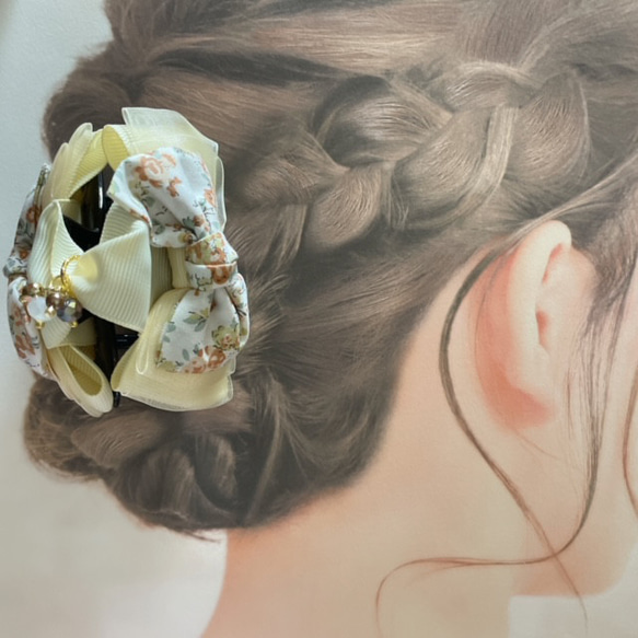 バンスクリップ　リバティ生地　クラシカルアプリコット　ヘアクリップ　まとめ髪　ムーンモス 8枚目の画像