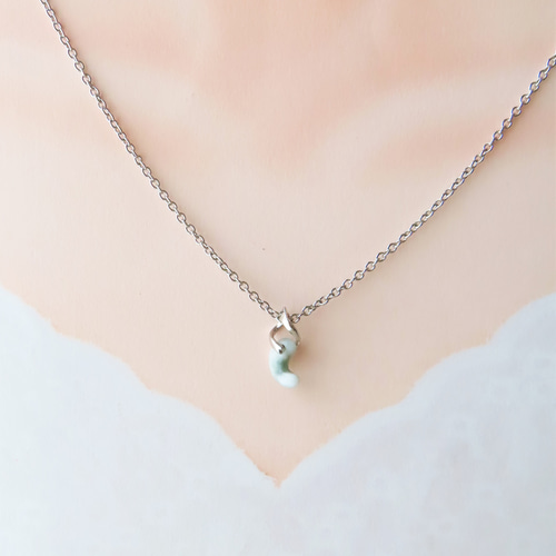 糸魚川翡翠 コン沢 勾玉 ネックレス