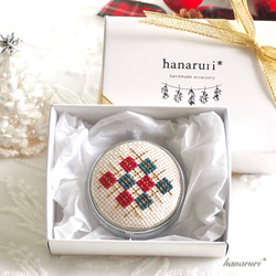 刺繍のピルケース・アーガイル《クリスマス》 1枚目の画像