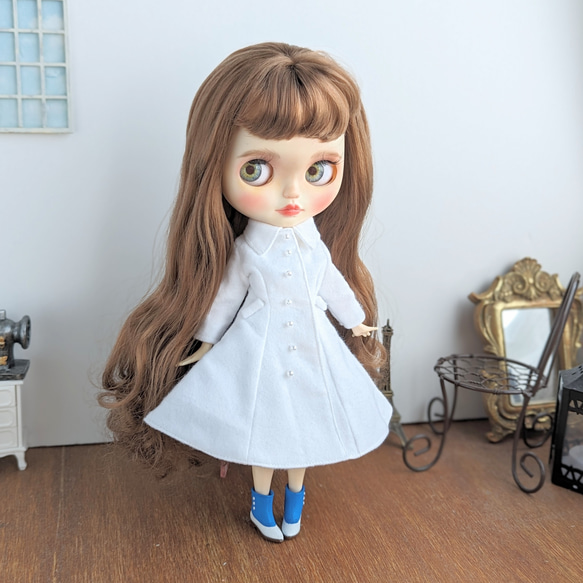 812※ウール素材の黒のフレアロングコート※ブライスアウトフィット※1/6