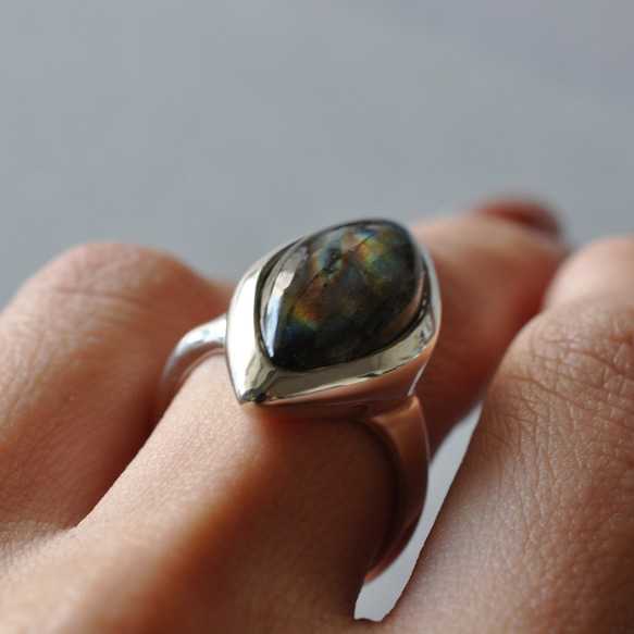 Labradorite Bezel Setting ring  ラブラドライト マーキス リング 6枚目の画像