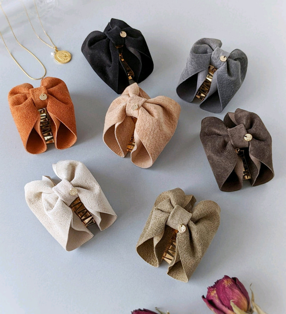 本革♡スエード　大人のためのバンスクリップリボン小さめ 　〜全７色〜　　秋色　秋カラー　 1枚目の画像