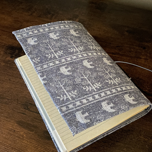 カスタム自在！ノートが4冊まで挟めるノートカバー（ノルディック