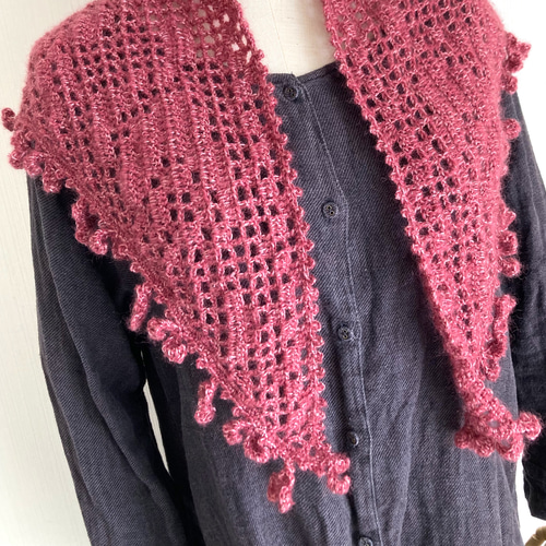 SALE 30%OFF 2月末まで】赤い薔薇模様の三角ショール ストール