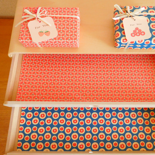 りんご柄デザインペーパー レトロな林檎 コラージュ素材 包装紙