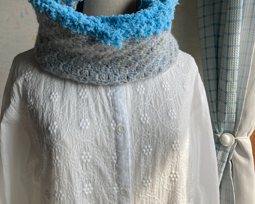 ダイアゴナルステッチ編みのネックウォーマー 水色 ネックウォーマー