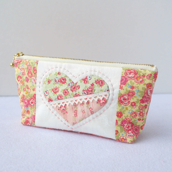 ○パッチワークの♥ハート ピンク アップリケのかわいいポーチ  
