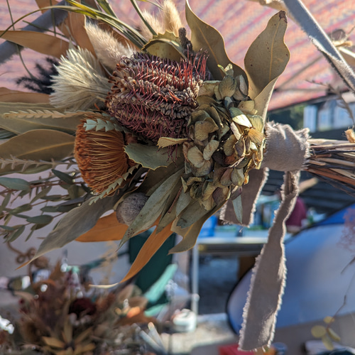 ドライフラワーの流木アレンジ 横長スワッグ ドライフラワースワッグ