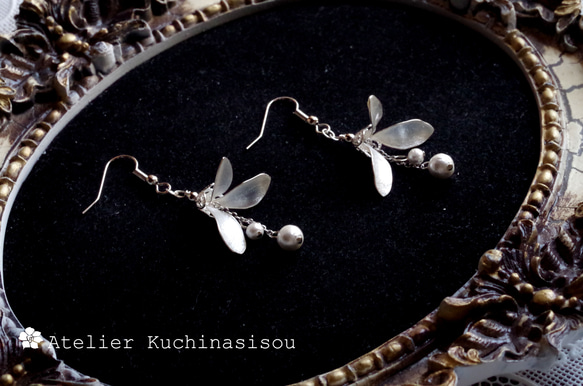 美甲花雪花蓮與棉質珍珠耳環&lt;銀色&gt; 第7張的照片