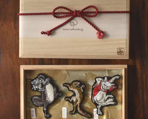 ペチャ猫サンタ ブローチ  朧月です ペチャ猫サンタ ブローチ 朧月様専用です ラボットアクセサリー