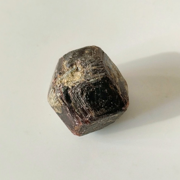 大型ガーネット原石インド産30mm 2枚目の画像