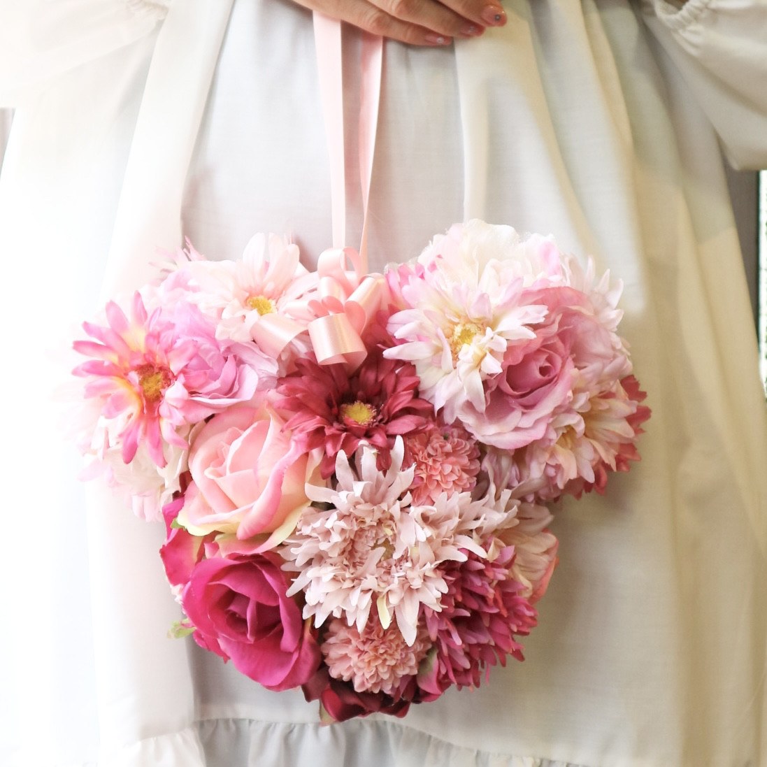 バックブーケ　ブートニア付き　結婚式　フォトウェディング