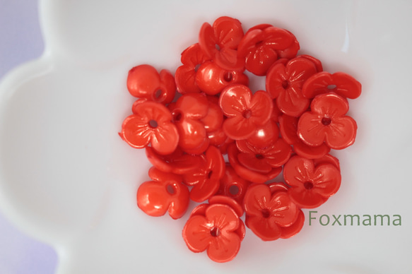 アクリルビーズパーツ 30個 3枚花びら 10mm 赤色 (BF3100RDFO00) 1枚目の画像