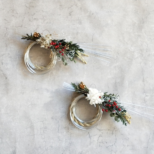 【セール中】お正月飾り　しめ縄リース　紅白とゴールド No.250 椿の紅白しめ縄リース2024 ハンドメイドお正月飾り玄関リース