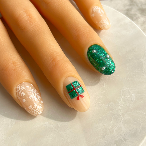 蓄光*クリスマス*ネイルパーツ*サンタさん* 蓄光*クリスマス*ネイルパーツ*サンタさん*