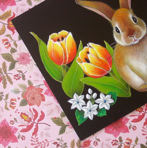 「あれ？ここどこ？」のウサギさん・チューリップ・春うきうき・お茶目・花壇・お散歩・迷子・パステル画・原画・フレーム付き 2枚目の画像