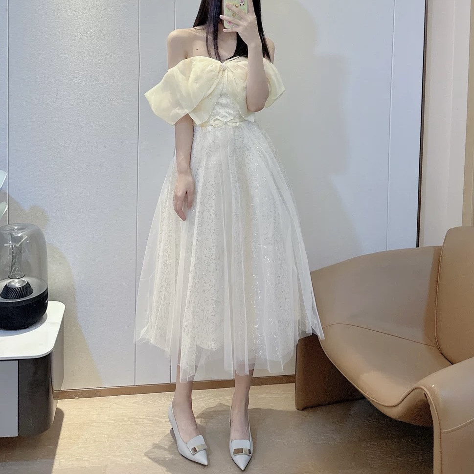 高品質！薄シャンペン色　袖あり　ミモレ丈/床付く　フロントリボン　二の腕カバー編み上げ　パーティー/成人式/音楽会披露宴