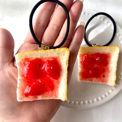 本物そっくり！ いちごジャム食パン 選べる金具 キーホルダー or