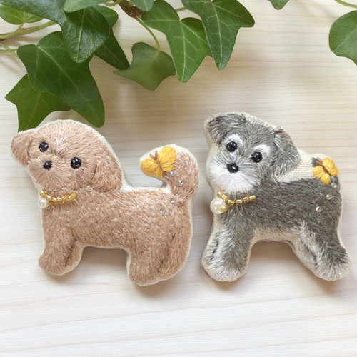 ミニチュア トイプードル ブローチ ビーズ ハンドメイド 手刺繍 刺繍 