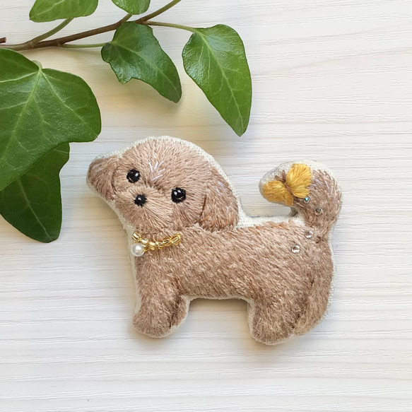 刺繍　ブローチ　トイプードル 刺繍ブローチ トイプードル | パリス刺繍