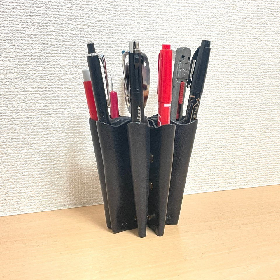 【22色から10色選べる】革製ペンスタンド ペン立て 栃木レザー