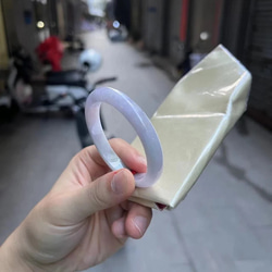 Natural typeA purple jade bangle 天然紫翡翠手鐲 第2張的照片