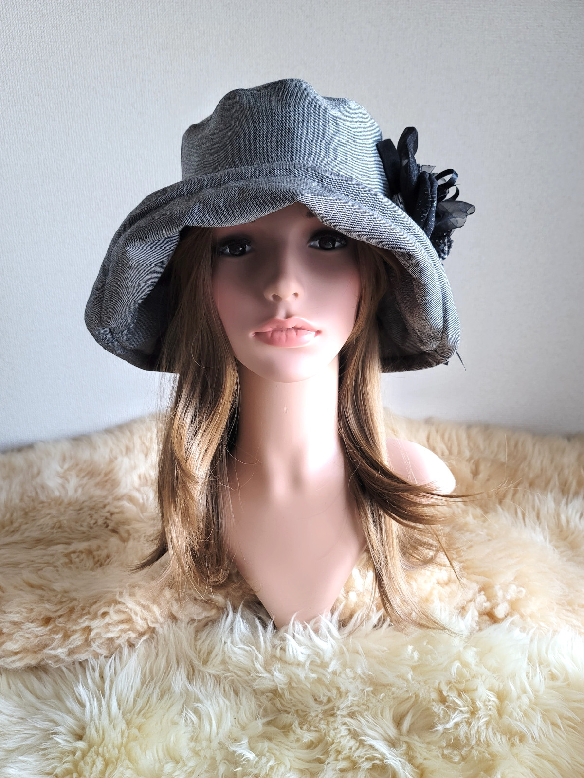 three.luxury★艶シルクwool★グレー系★日差しに負けない★ギャザーフリル