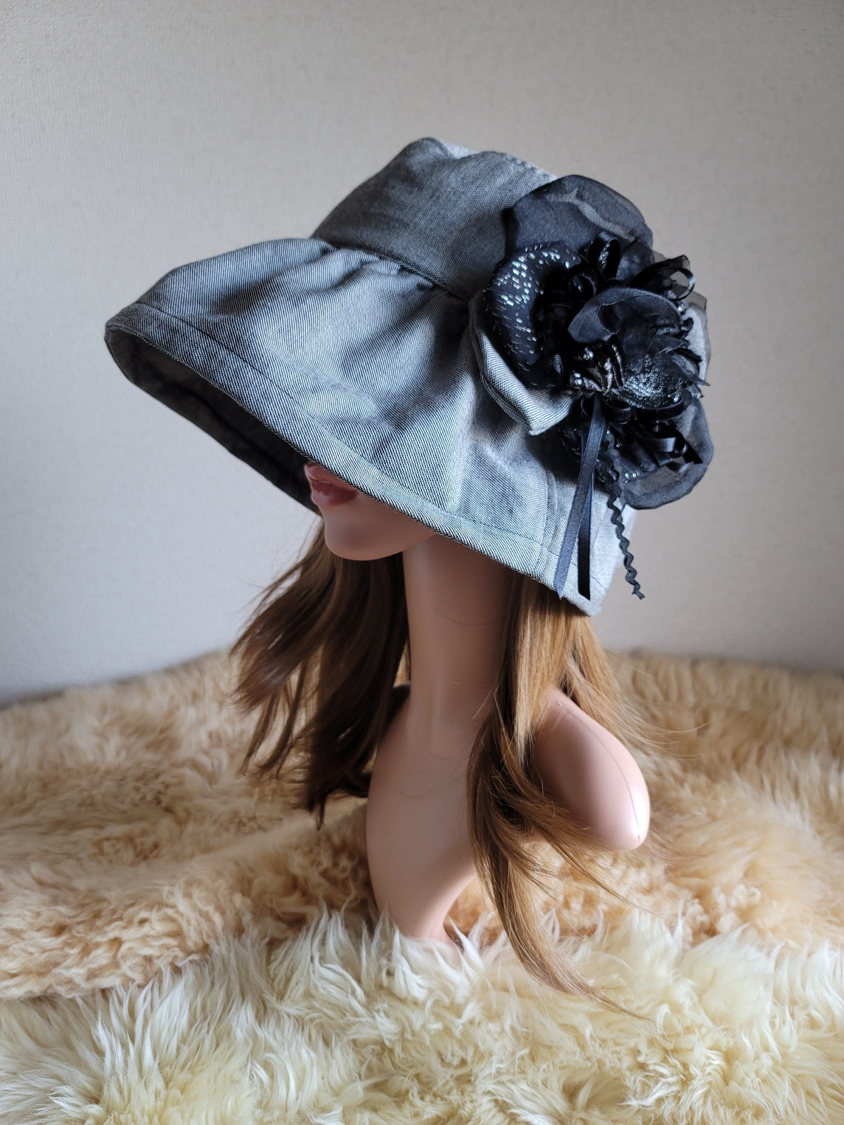 three.luxury★艶シルクwool★グレー系★日差しに負けない★ギャザーフリル