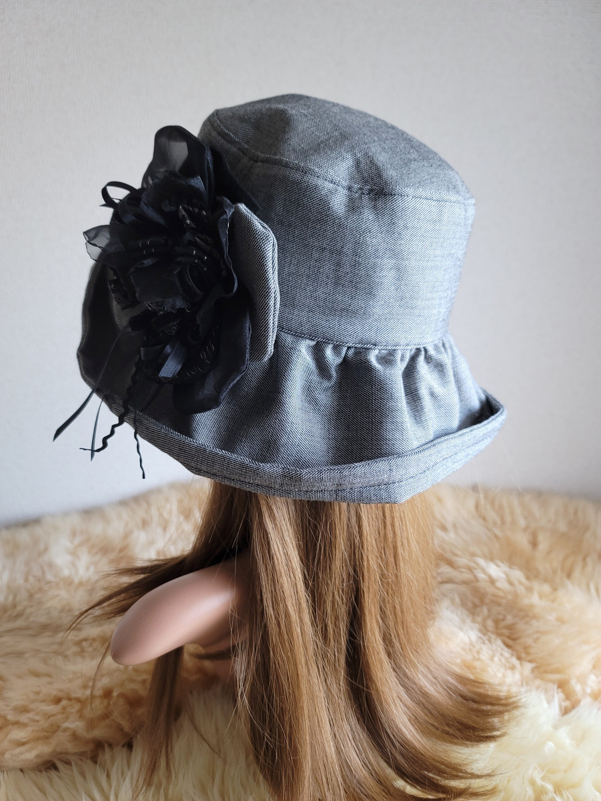 three.luxury★艶シルクwool★グレー系★日差しに負けない★ギャザーフリル