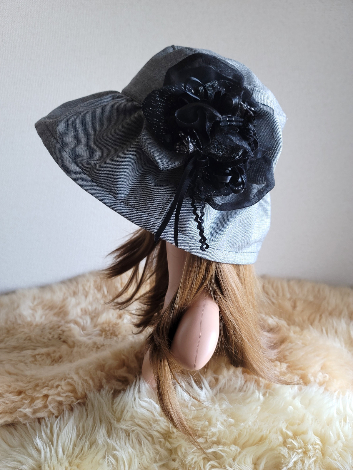 three.luxury★艶シルクwool★グレー系★日差しに負けない★ギャザーフリル