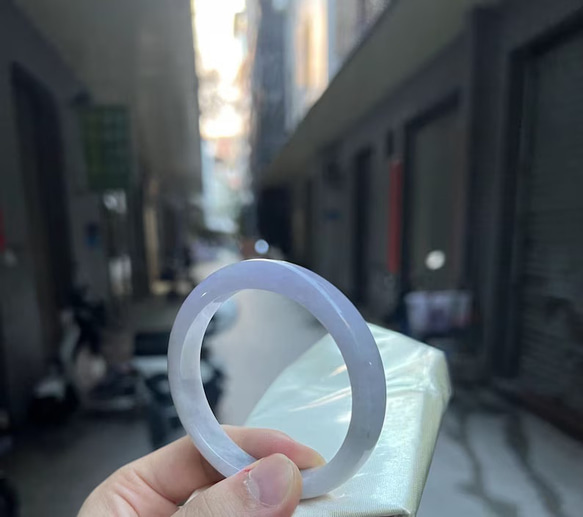 天然翡翠紫手鐲 Natural typeA purple jadeite bangle 第1張的照片